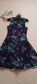 Orsay květinové bavlněné áčkové šaty - 8