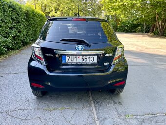 TOYOTA YARIS 1.5,rv 2012 55kW Hybrid AUTOMAT - 8