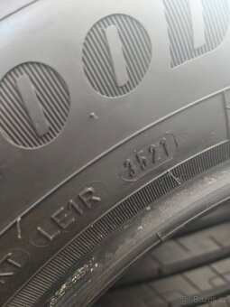 215/60/17 - 8