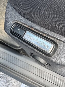 VW TIGUAN- NADSTANDARDNÍ VÝBAVA- KRÁSNÝ VŮZ - 8