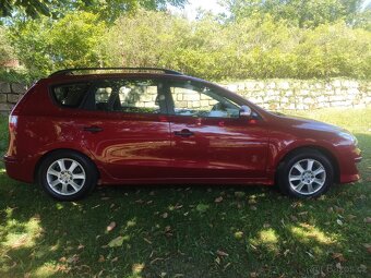 Hyundai i30 CW 1.6Crdi combi 66kw //nová TK//super stav// - 8