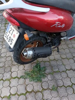 Dva skútry Yuki rally a Moto Zeta - 8