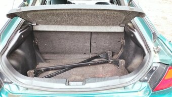Mazda 323f - 8