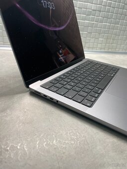 Apple MacBook Pro 14" 2023, M3 8GB/512GB Vesmírně šedý - 8