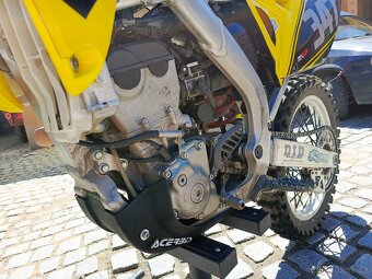 Suzuki RMZ 250 - 8