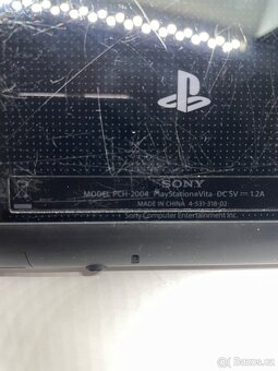 PlayStation Vita PCH-2004 LCD verzia - 8