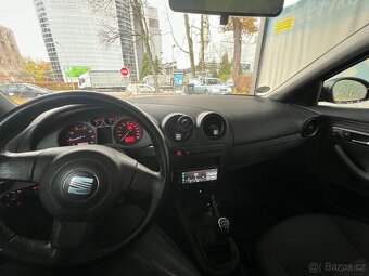 Seat Ibiza 6L 1,4 16V 63kw černá 5-dveř - 8