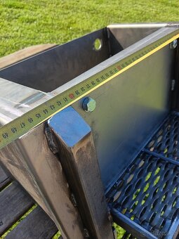 Zetor skříň baterie - 8