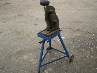 Vřetenový lis ruční - 8