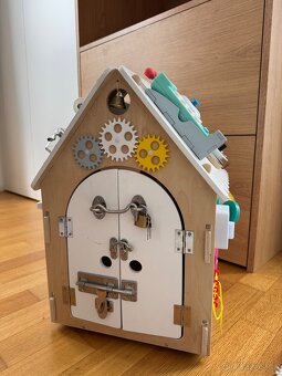 Iskay Montessori svítící dětský dům na hraní a učení - 8