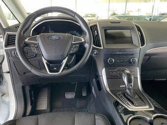 Ford S-Max 2,0TDCi Aut Titanium Tažné 7M - 8
