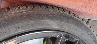 TESLA Y sada originál kol s pneu - 8