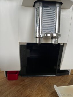 Plne funkčný automatický kávovar Delonghi - 8