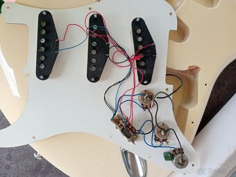 52 až 55 ročná vintage Maya Stratocaster (70. roky) - Japan - 8