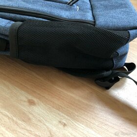 ěstský batoh na 15,6" notebook a 10" tablet - 8