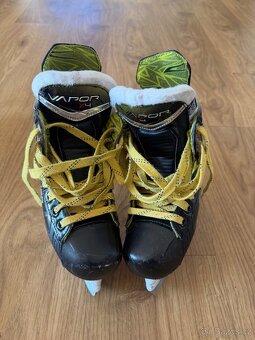 Prodám brusle Brusle Bauer Vapor X4 Yth 13.0 - 8