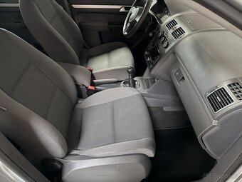 Volkswagen Touran 1.6 TDI , 77 kW nafta, 2011 - 8