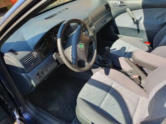 Škoda Octavia 1.6 benzín kombi - 8