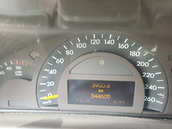 Mercedes w203 220 cdi - 8