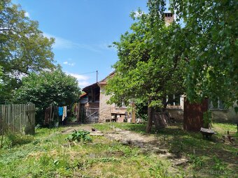 Prodej stavebního pozemku 1355 m² - 8