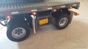 LEGO Scania T143M [SBrick] + flatbed trailer - 8