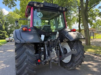 Zemědělský traktor Valtra N103. Výkon 110 koní. Rok výroby 2 - 8