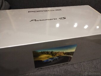 Porsche Panamera 4S 1/18 - 8