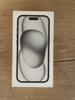 iPhone 15 128GB Black + příslušenství + záruka - 8