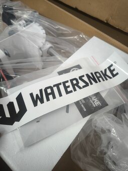 PRODÁM BEZÚHLÍKOVÝ ELEKTRICKÝ ZÁVĚSNÝ MOTOR WATERSNAKE 70LB - 8