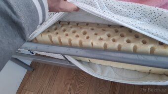 Kovová postel s roštem i matrací ratanově čelo - 8