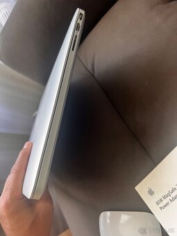 MacBook Pro 15 retina i7 256gb 8gb + Apple mouse2+nová nabij - 8