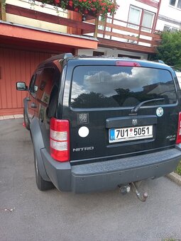 Dodge Nitro - 8