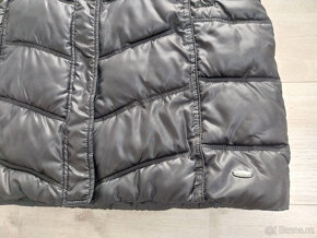 Zimní bunda/kabát s pravou kožešinou kolem kapuce L/40 - 8