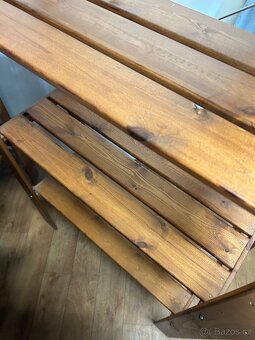 Dřevěný regál - 8