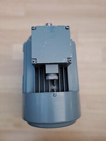 Elektromotor třífáz. asynchronní 1,5kW 1410ot/min - 8