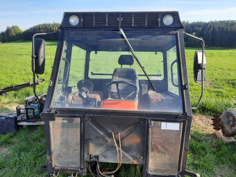 Kabina Zetor - 8