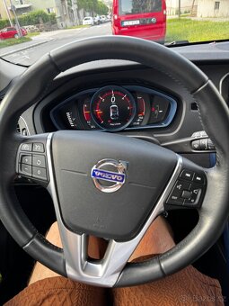 Volvo V40 D2, servis Volvo, nezávislé topení, panorama - 8