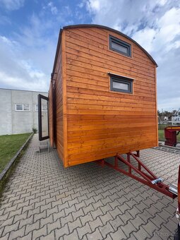 Zakázková maringotka 8×3 m – připravená k bydlení či rekreac - 8