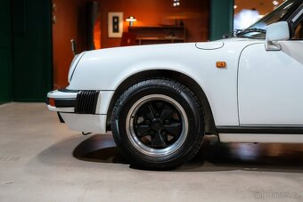 Porsche 911 3.2 Carrera G50 - 8