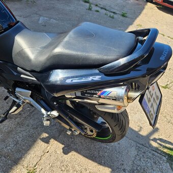 Suzuki gsr 600 - 8