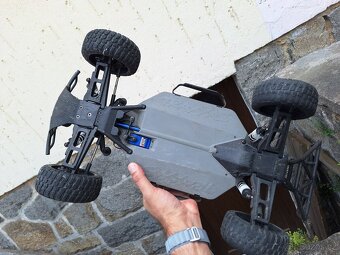 Traxxas Slash 4x4 - 8