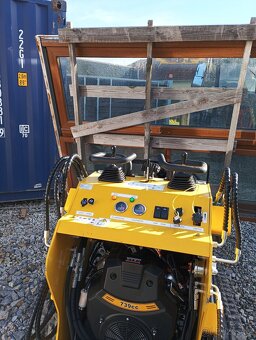 Pásový smykový nakladač - 8