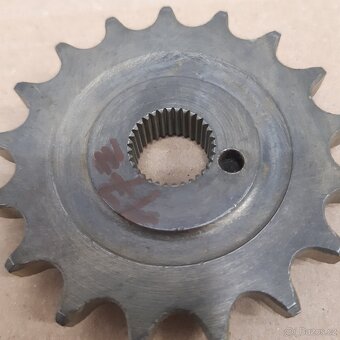 ČZ 125--150 B-T-C ozubené kolo 17 zub - 8
