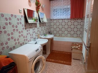 Nabízíme prodej rodinného domu se zahradou ve Vsetíně. - 8