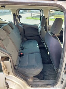 Ford Tourneo Courier - 8