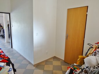 Pronájem obchodu s výlohou 78m2, Říčany Černokostelecká - 8