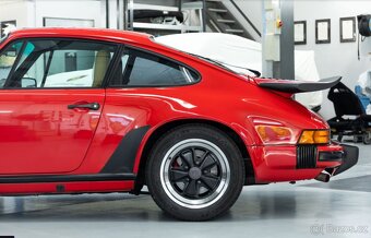 Porsche 911 3.2 Carrera z roku 1987 - 8