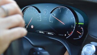 BMW 740d Xdrive 7L - 8
