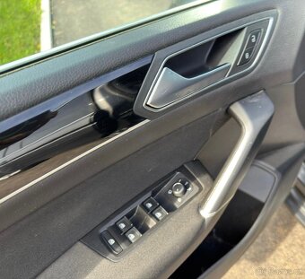 Volkswagen Touran 2.0 TDI 110kw -po rozvodech, servis jen VW - 8