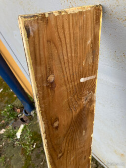 Věšák dřevěný nástěnný starožitný za 400 kč - 8